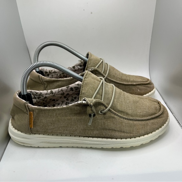 Women’s Hey Dude’s Size 9 - Picture 4 of 10
